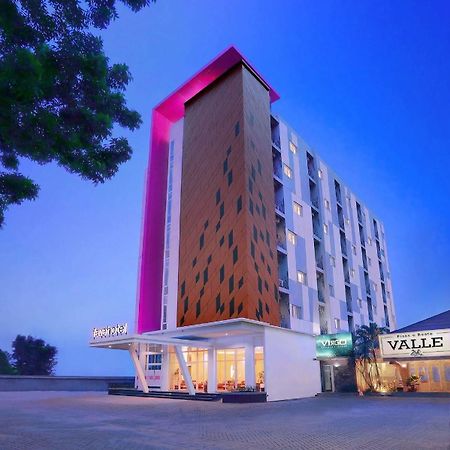 Favehotel Simpang Lima - Semarang Exterior photo